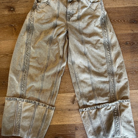 We The Free Brown Denim Cropped Barrel Jeans - Picture 2 of 8